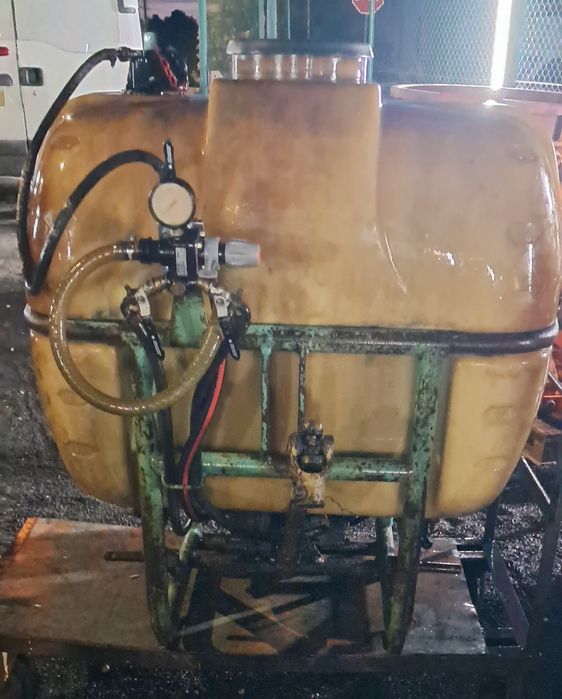 Pulverizador usado rocha 300 litros