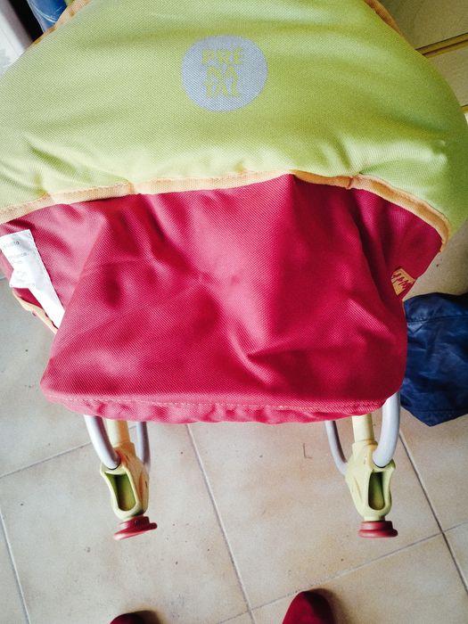 Cadeira de refeição portátil com saco