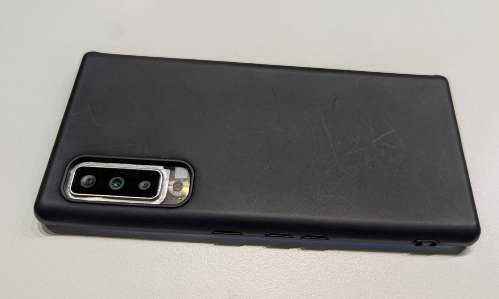 Fujitsy Arrows NX9 (F52) 128GB Made in Japan телефон