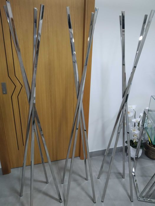 Cabides (bengaleiros) em inox e em ferro lacado