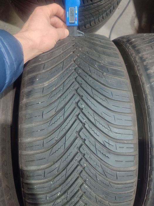 Резина всесезонна 225.40.19