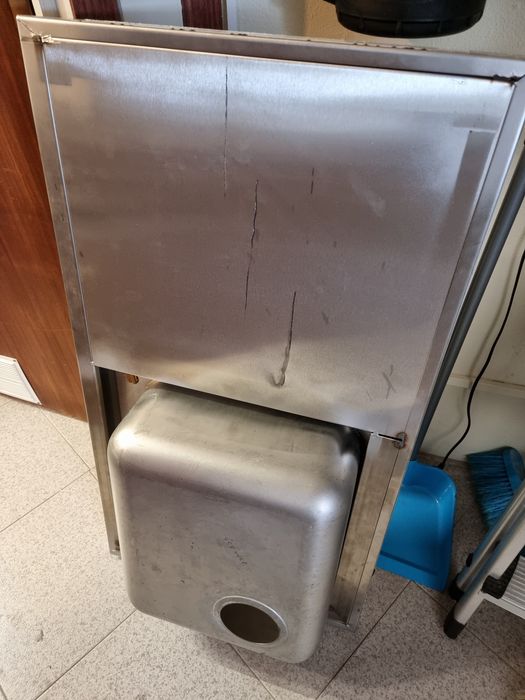Bancada Inox com cuba inox sem base ( nova ) Possiblidade  estrutura.
