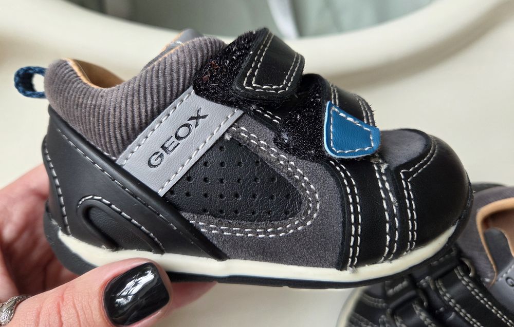 Кросівки Geox Respira 12 см.(20 розмір)— Стан Нових!
​Оп