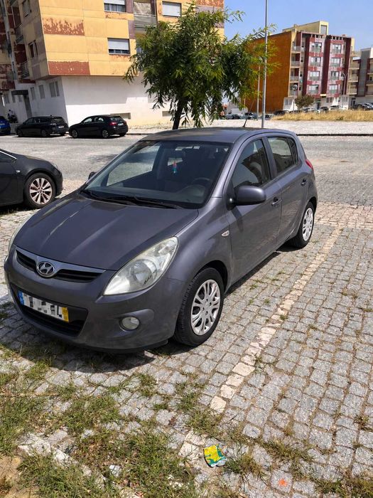 Hyundai i20 1.4 a gasolina, automático, de 2010, com 132.982 km