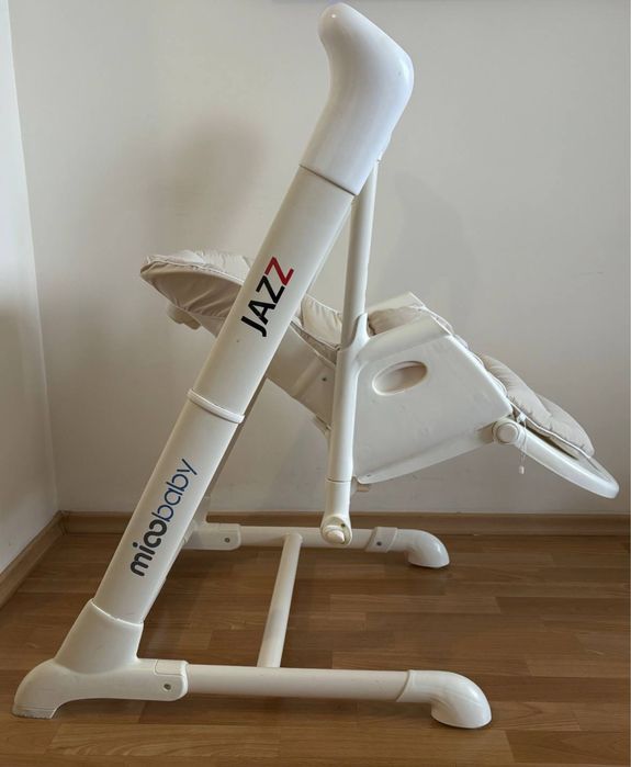 Стілець гойдалка для годування