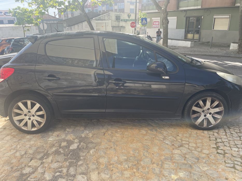 Vende se bom preco