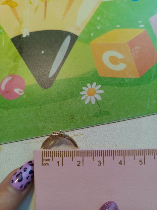 Pierścionek ozdobny