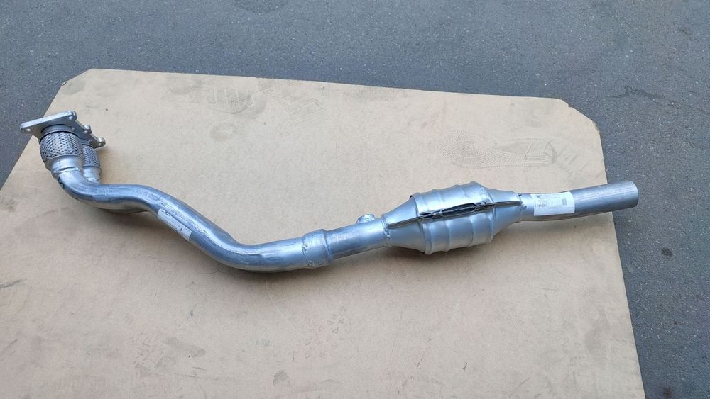 Приемная труба Шкода Октавия Тур 1.6, Фольксваген Гольф 4 1.6, Фольксв