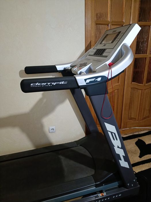 Бігова доріжка BH Fitness F1 — відмінний стан, майже не використовувал