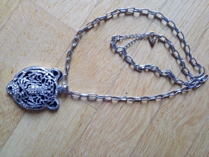 Colar brilhante tigre