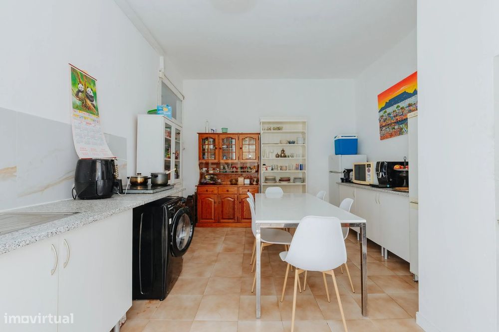 Apartamento T6 na Rua Alexandre Herculano - Oportunidade Única