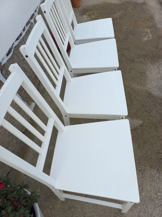 Cadeiras Ikea em pinho na cor branco