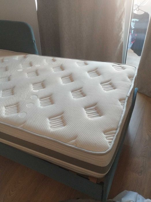Cama solteiro e colchão