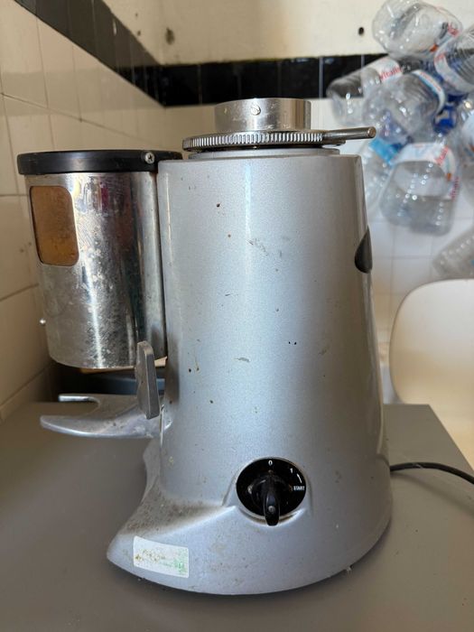 Moinho de Café Profissional SAB (Itália) |