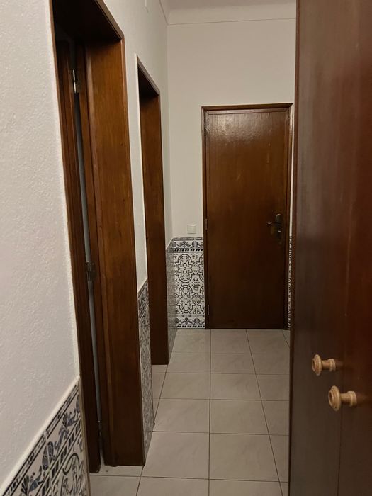 Aluga-se moradia T3 Unhos