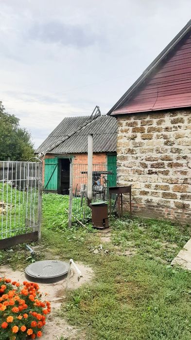 Продам дом добротный  в  селе .Качаловка Харьковская область  .L