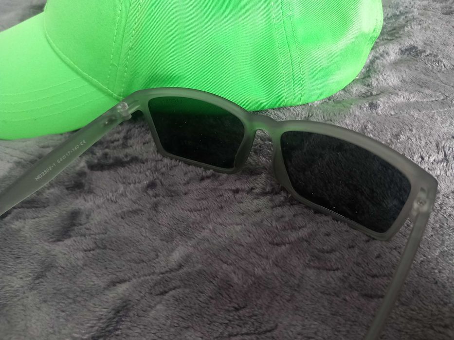 Okulary przeciwsłoneczne Lacoste odcień szarości