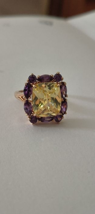 Anel em prata com pedras