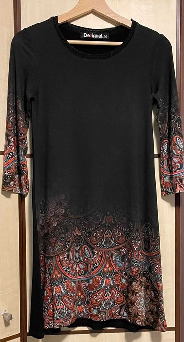 Sukienka Desigual - długi rękaw.