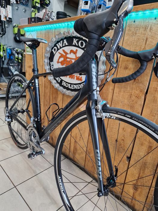 Rower szosowy Giant Defy