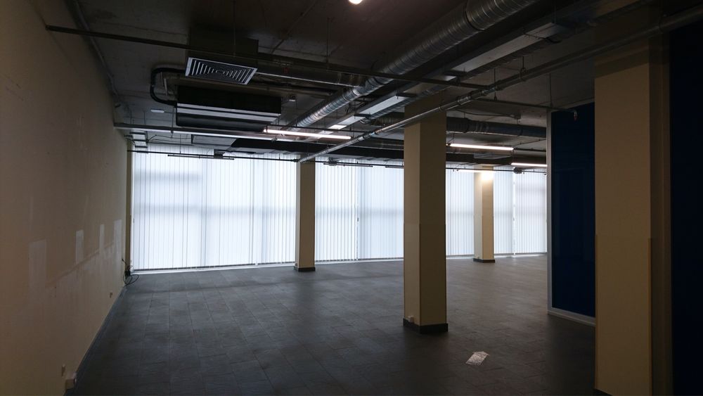 Оренда торгових та офісних приміщень, центр, Луцьк, вул. Кривий Вал 31