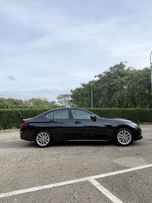 BMW 330e G20 Hybrid - 292 cavalos - Nacional - 66 mil km