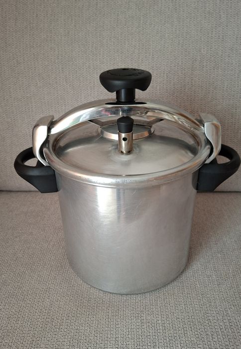 Panela de pressão Silampos,em aço inoxidável, 8L