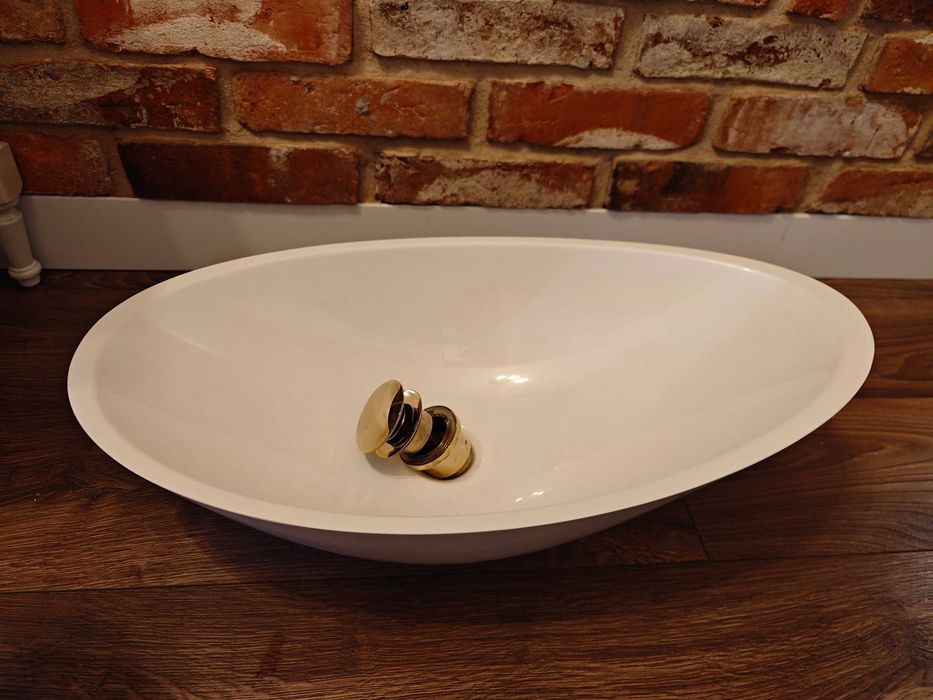 Umywalka biała łazienka nowoczesna korek złoty klik