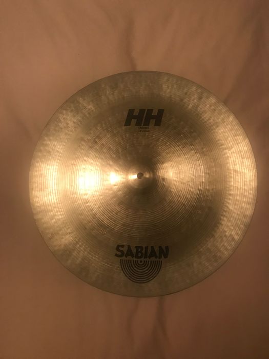 Vendo Prato de Bateria Sabian Chinese HH 18”
