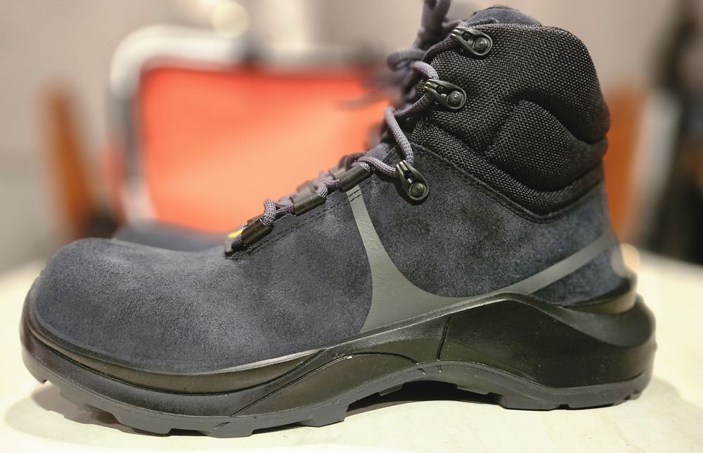 Buty robocze za kostke z metalowym "noskiem" 41 Protektor