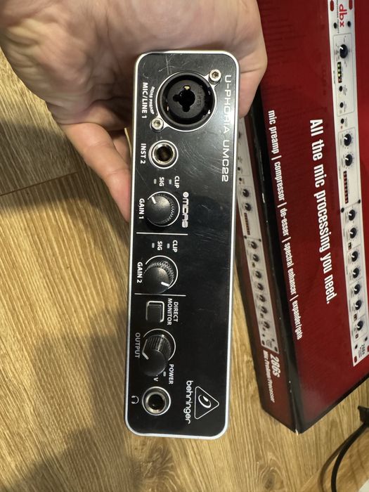 Profesjonalny zestaw mikrofonowy: rode procaster + interfejs + statyw