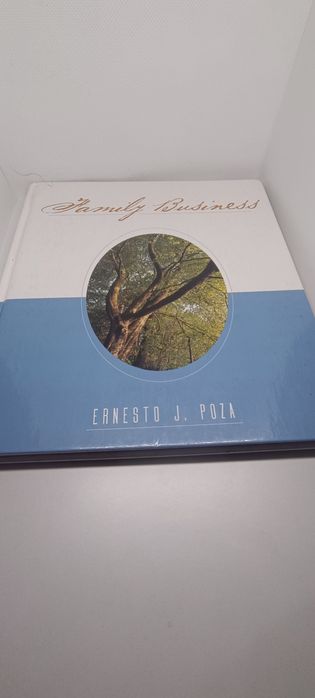 Livro "Family Business" de Ernesto J. Poza