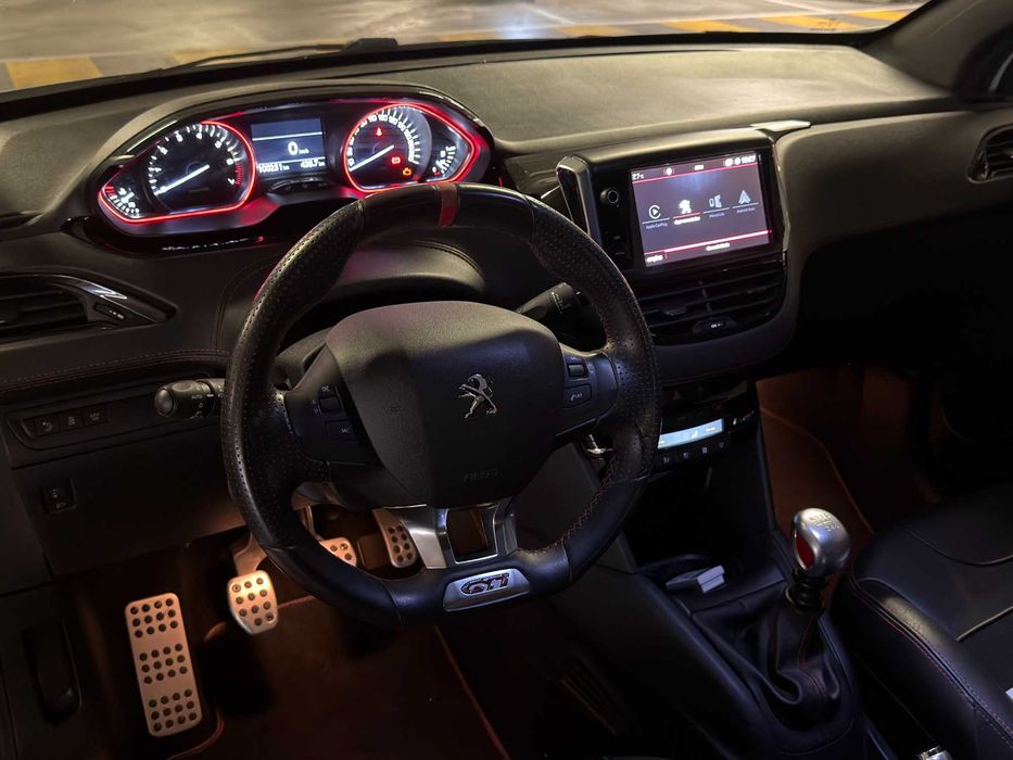 Peugeot 208 GTi - 2017