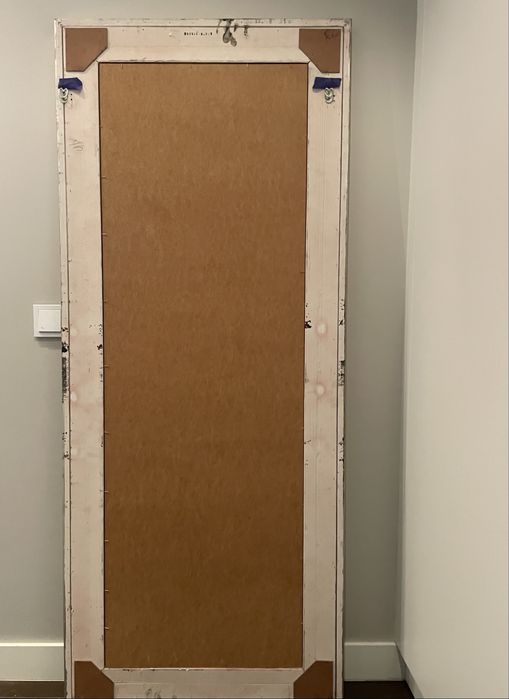 lustro w pięknie zdobiinej solidnej drewnianej ramie