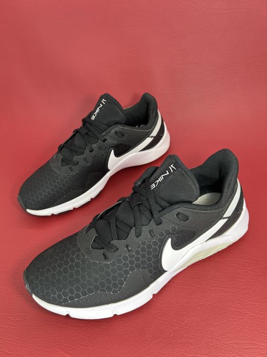 Кросівки   Жіночі 41р. Nike Legend Essential 2