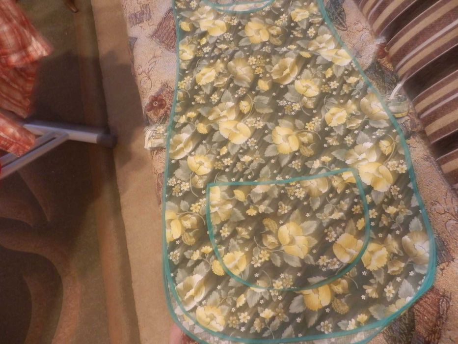 Фартуки  передники   разные .