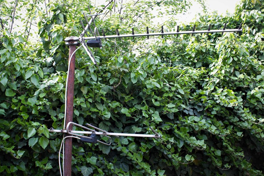 Наружная телевизионная антенна б.у. Устройство Т-2.  Обмен.