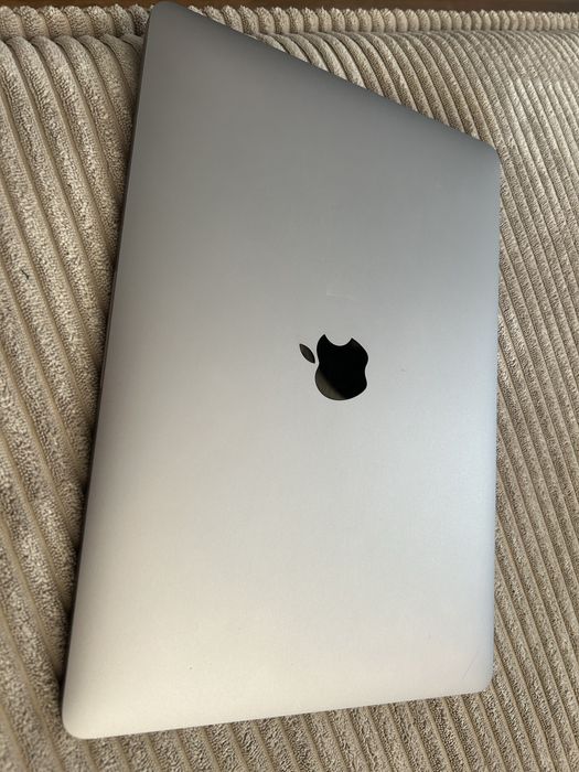 Apple Macbook PRO A1989 2.8Ghz i7 /16GB/ 512GB