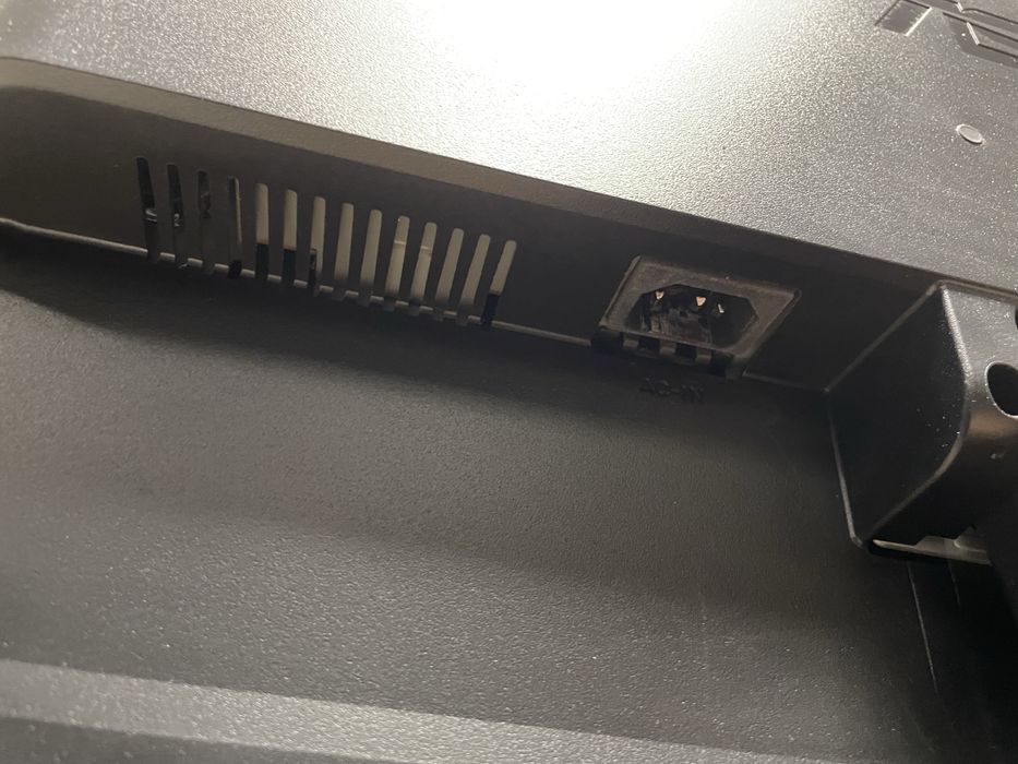 Monitor 24 ASUS z kamerą Full HD 1920 x 1080p stan bardzo dobry