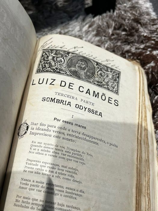 Trilogia de obra de Luiz de Camoes