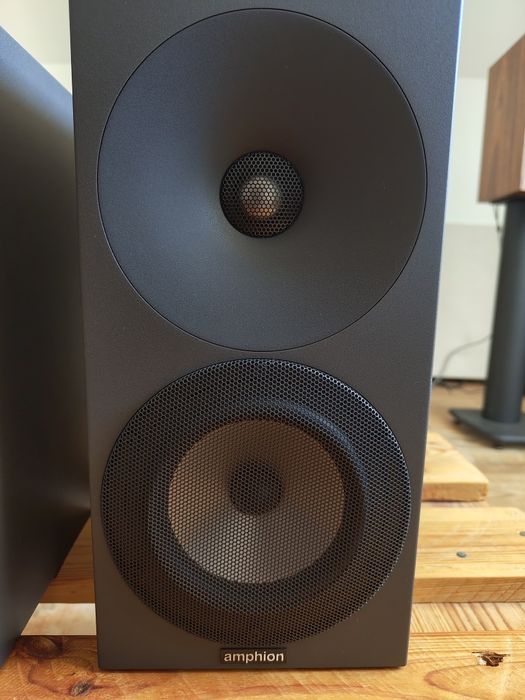 Colunas Amphion Argon 1 novas