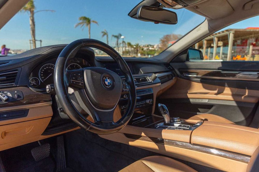 BMW 7.30 em ótimo estado