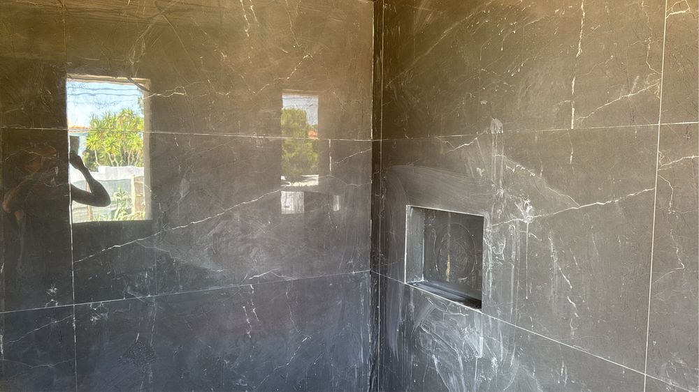 Ladrilhador,azulejista,aplicador de piso flutuante512989595980933122