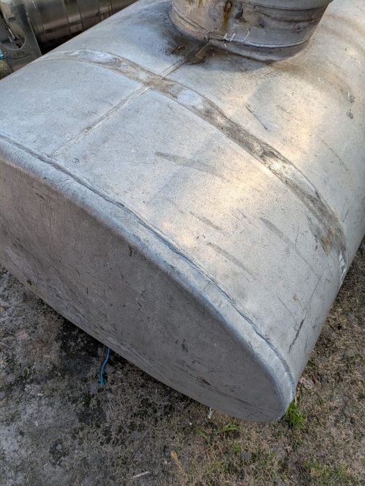 Sprzedam zbiornik aluminiowy poj 1000 l