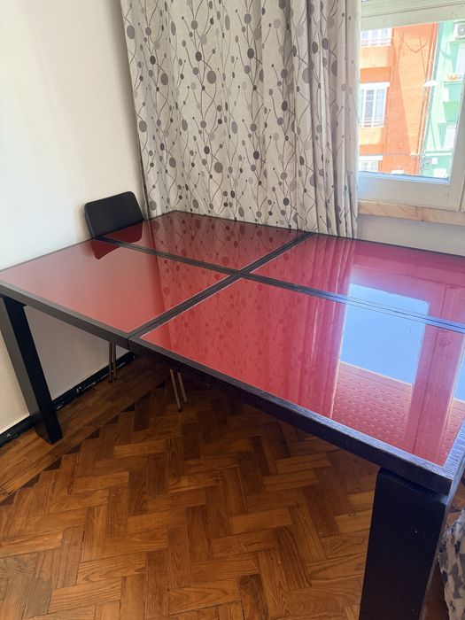 Mesa 6 cadeiras extensivel e aparador