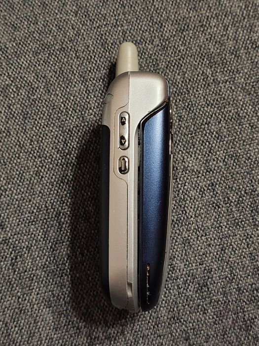 Telefon Motorola v551