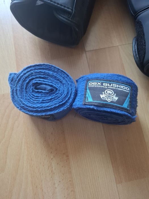 Rękawice bokserskie bushido + owijki