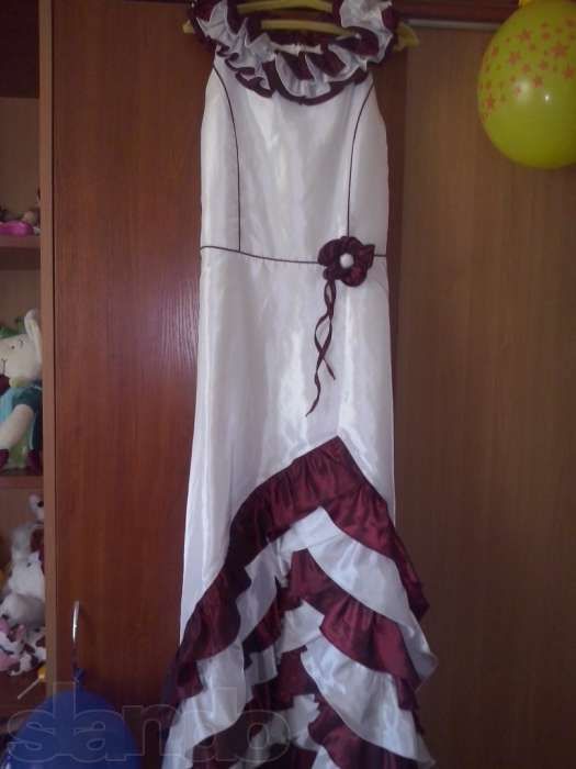 Нарядна сукня на 10-12 років