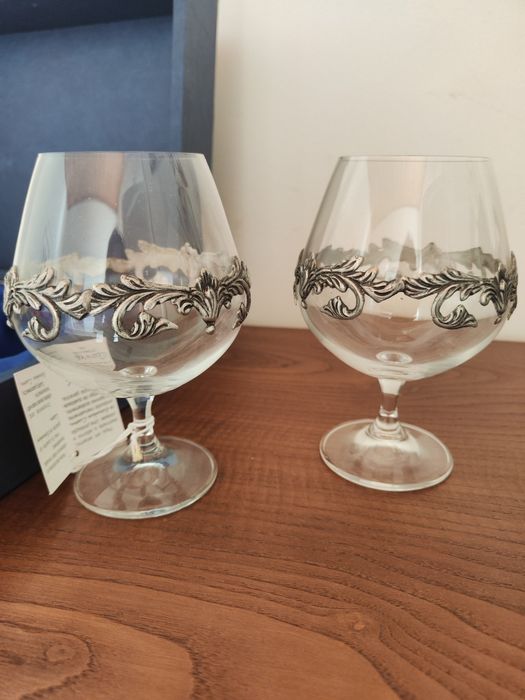 Conjunto 2 cálices com decoração em estanho
