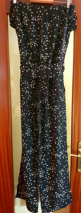 Macacão preto e branco da marca Seanna